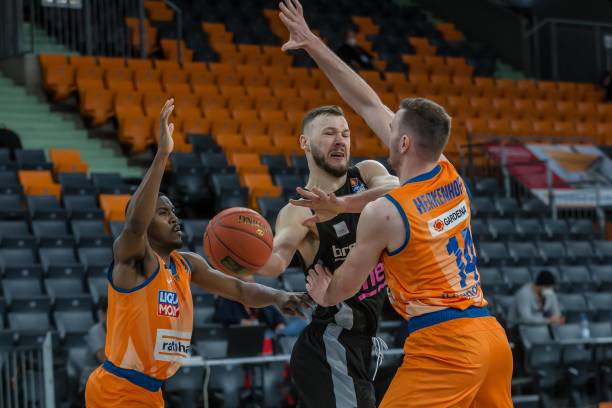 员续租谈判 员续租谈判