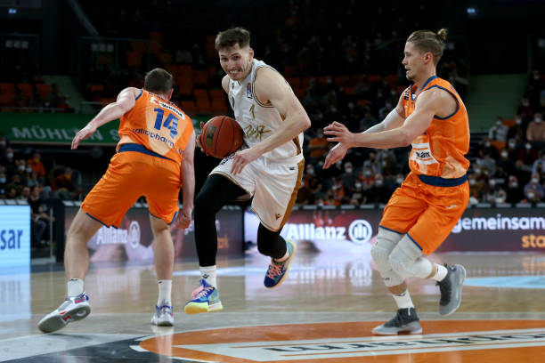 而是主动将 而是主动将